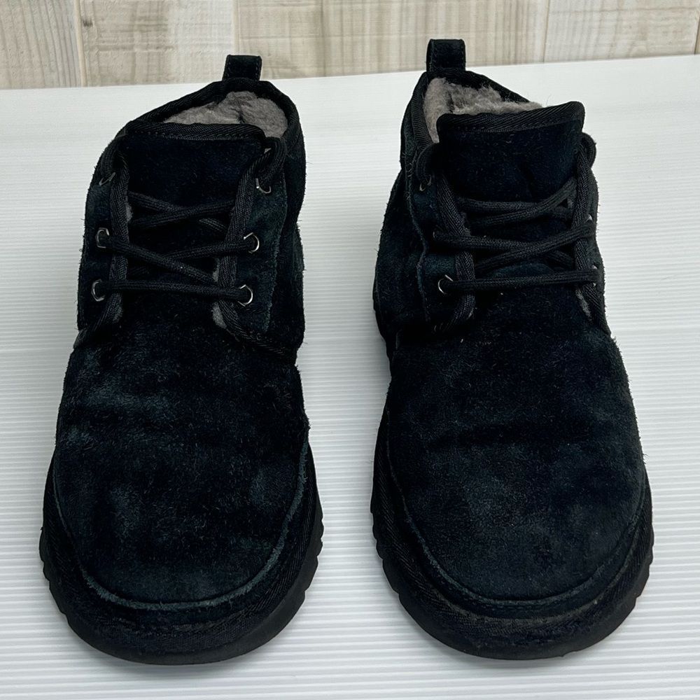 UGG Neumel Classic Fur Lined Suede Lace-Up Chukka Black Boots Size W8.5 M7